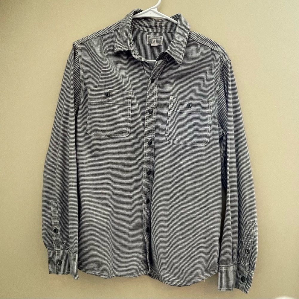 CONVERSE ONE STAR MEDIUM BUTTON UP SHIRT GRAY AND WHITE STRIPE